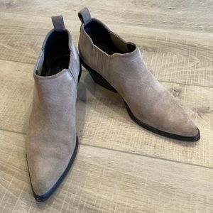 Via spiga boots size 9